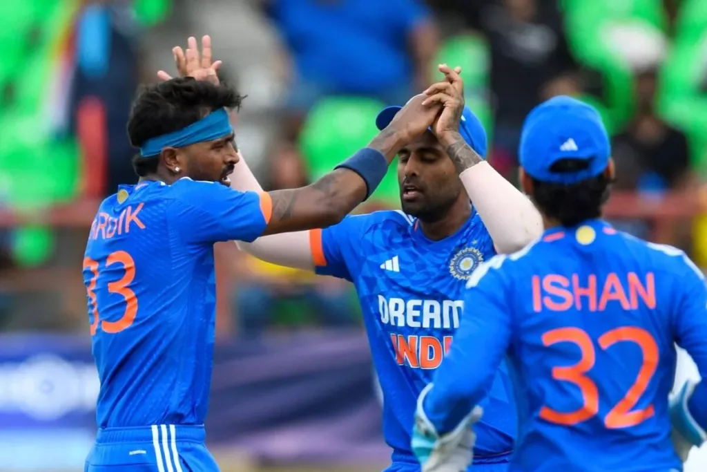  Sanjay Manjrekar, the former Indian cricketer turned commentator, has raised apprehensions about the struggling performance of Hardik Pandya as a bowler. 