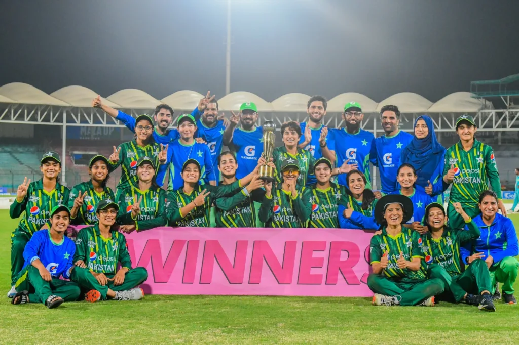 Pakistan W Defeated South Africa W By 6 Runs In The 3rd T20I, Sealed The Series 3-0