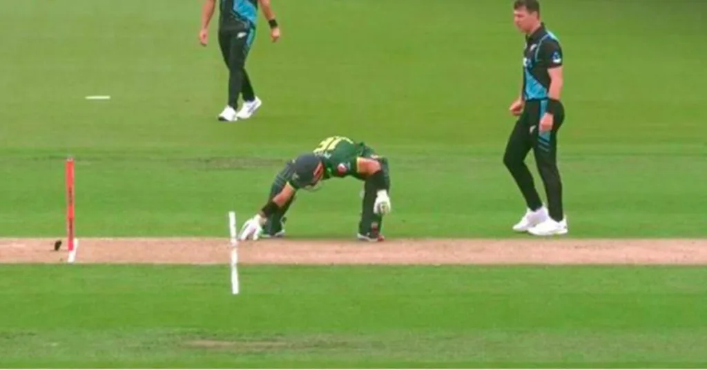 Fans Trolled Mohammad Rizwan For His ‘Acting’ As He Runs Without A Bat During The 3rd T20I Match Against New Zealand