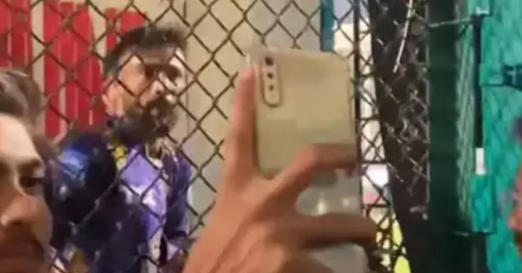 ‘#*#* Ke Bacche’ - Mohammad Amir Loses His Cool And Abuses A Fan During A PSL 2024 Match